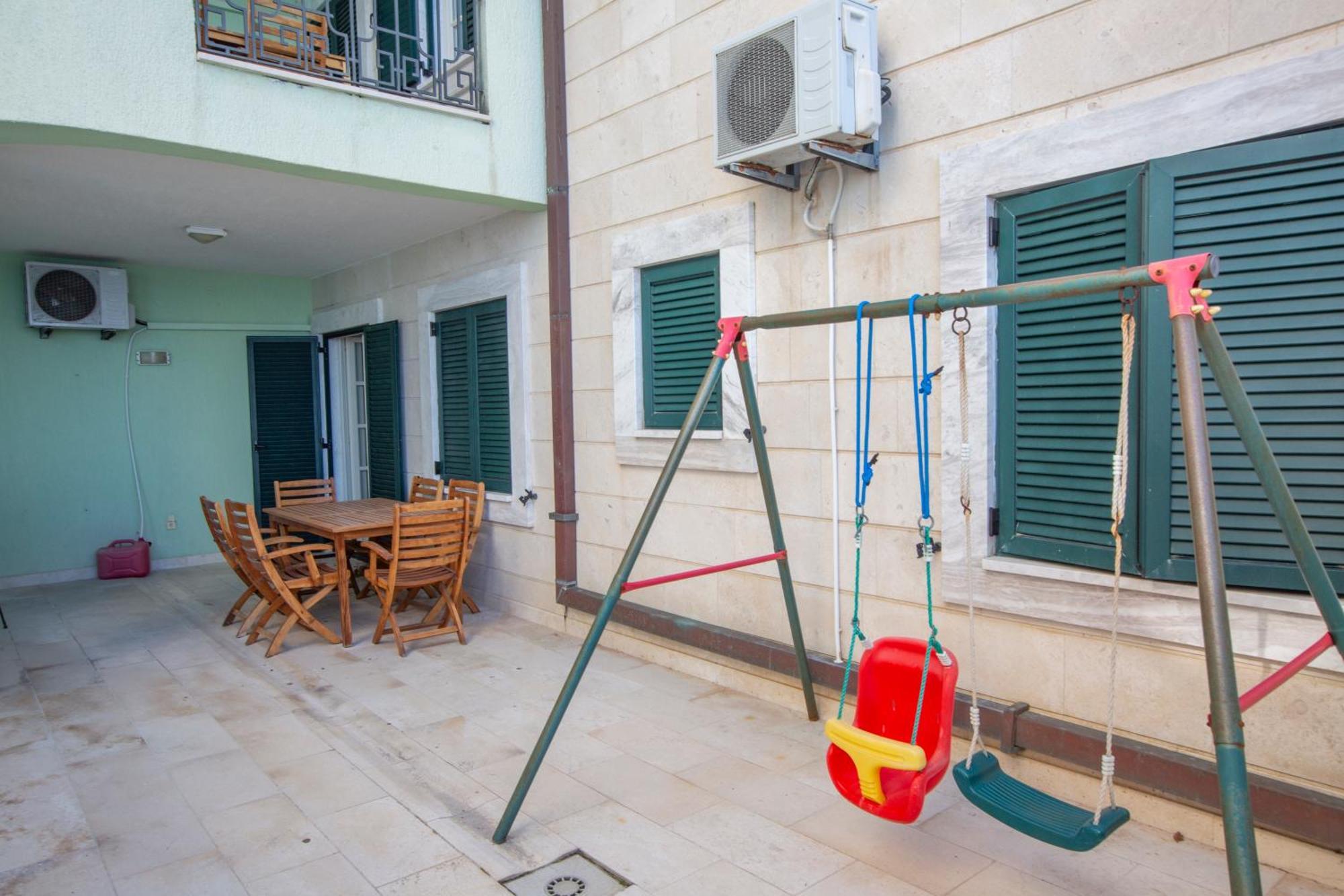 Montesan Luxury Apartment Beach Front Sveti Stefan Exteriér fotografie