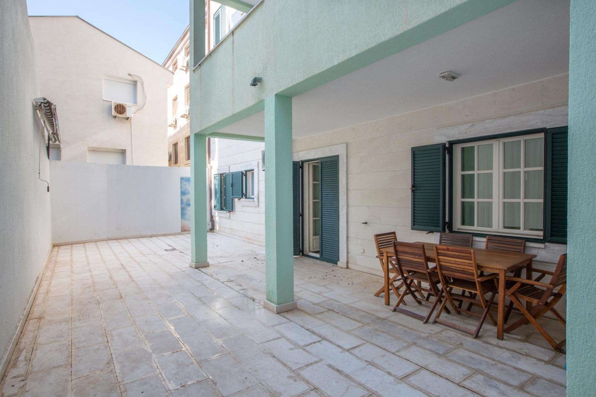 Montesan Luxury Apartment Beach Front Sveti Stefan Exteriér fotografie