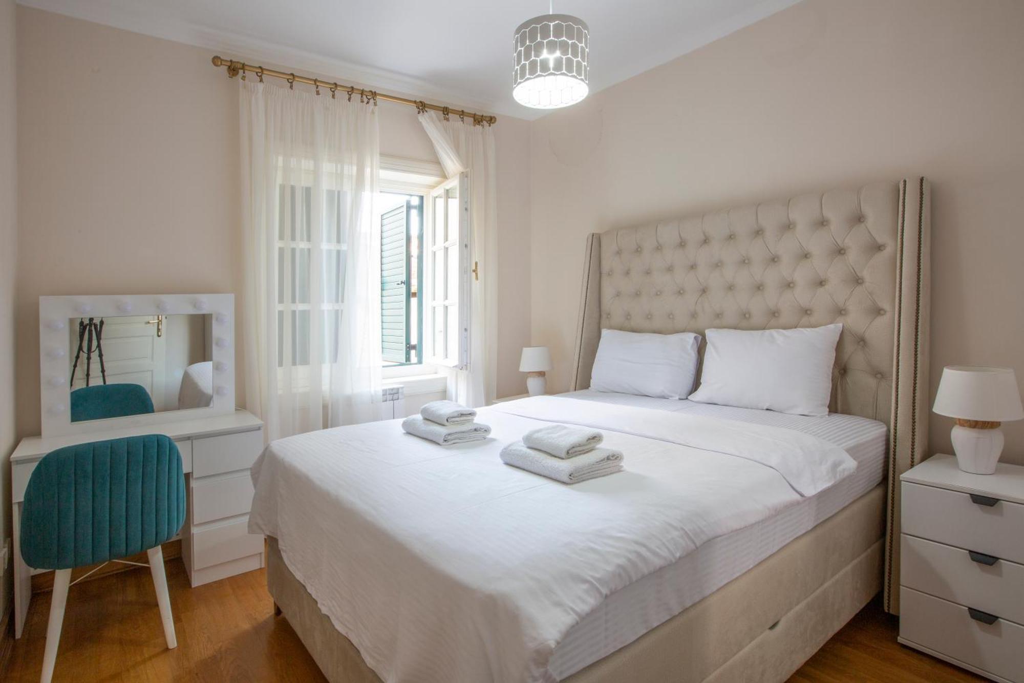 Montesan Luxury Apartment Beach Front Sveti Stefan Exteriér fotografie
