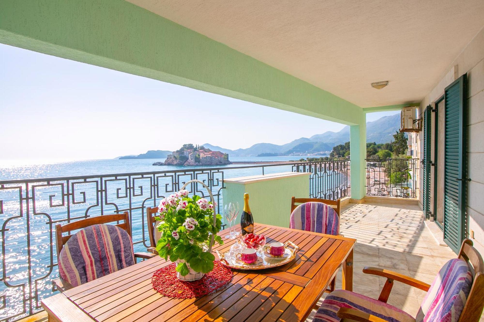 Montesan Luxury Apartment Beach Front Sveti Stefan Exteriér fotografie