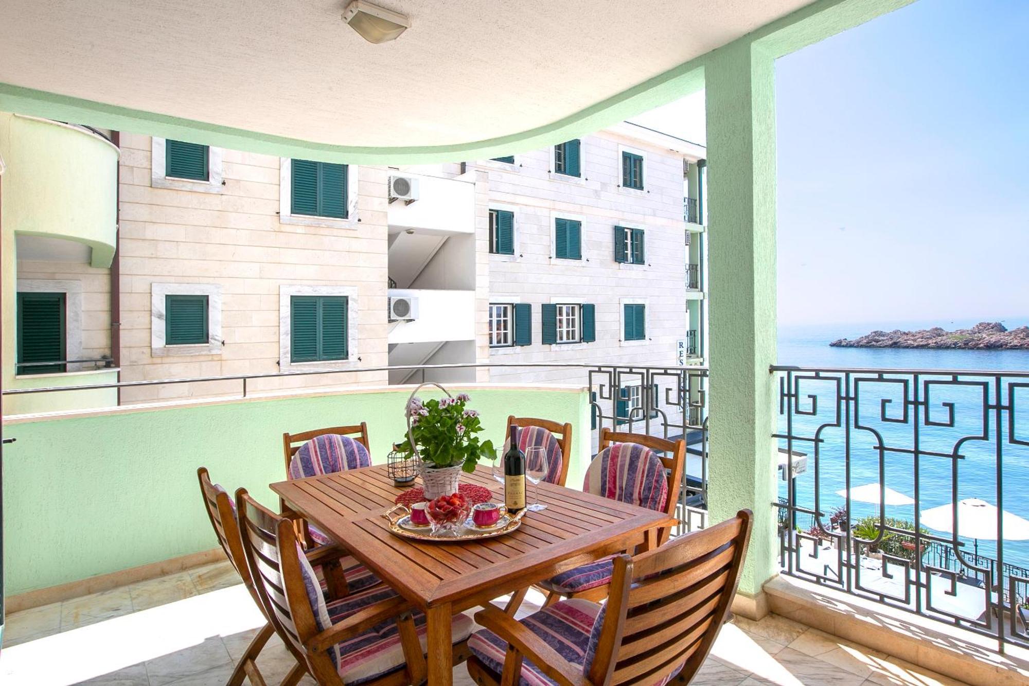 Montesan Luxury Apartment Beach Front Sveti Stefan Exteriér fotografie