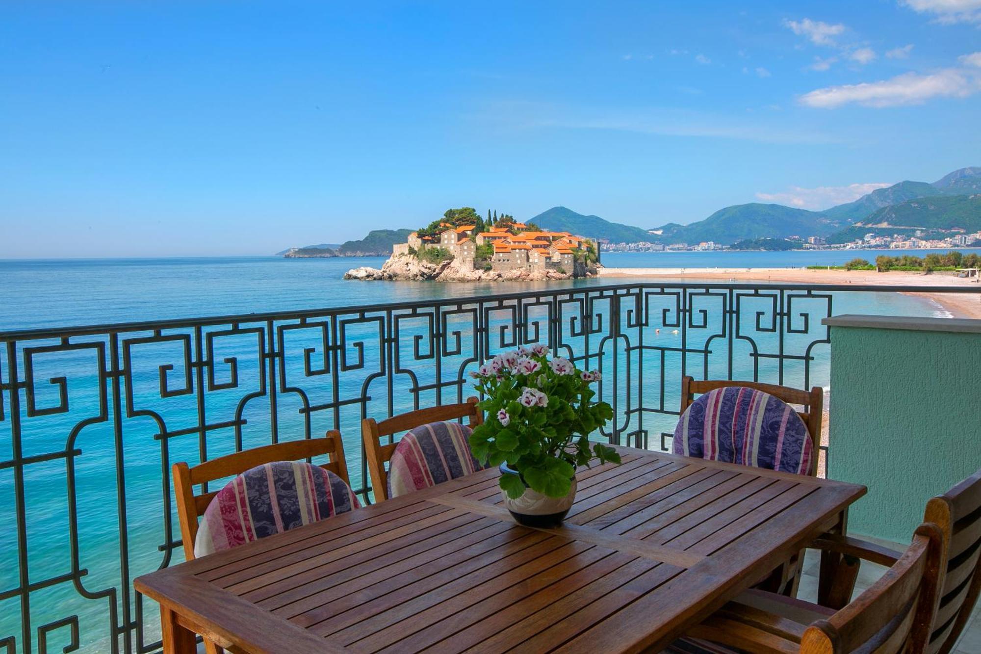 Montesan Luxury Apartment Beach Front Sveti Stefan Exteriér fotografie